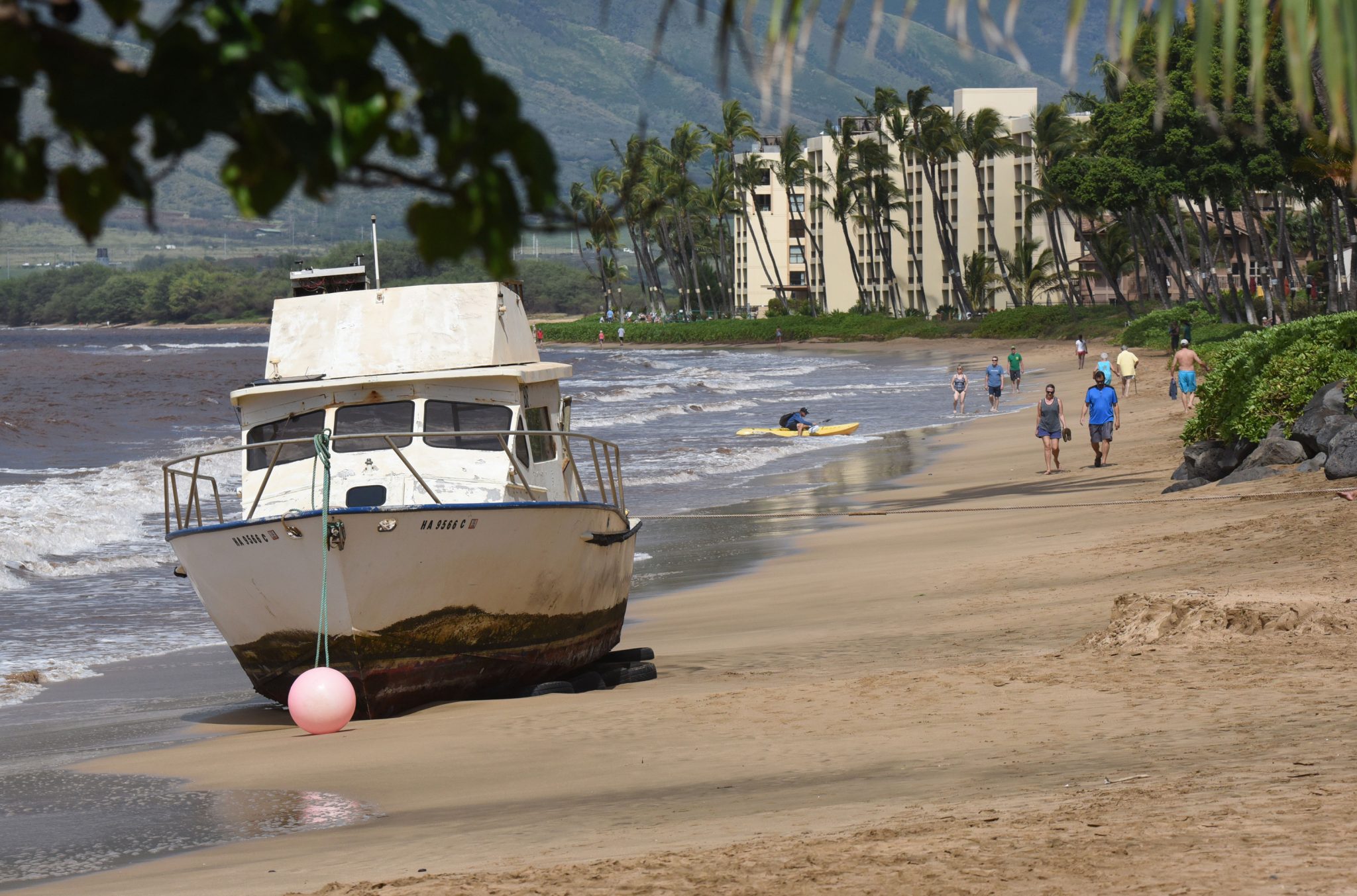 Motorboat runs aground in Kihei News, Sports, Jobs Maui News